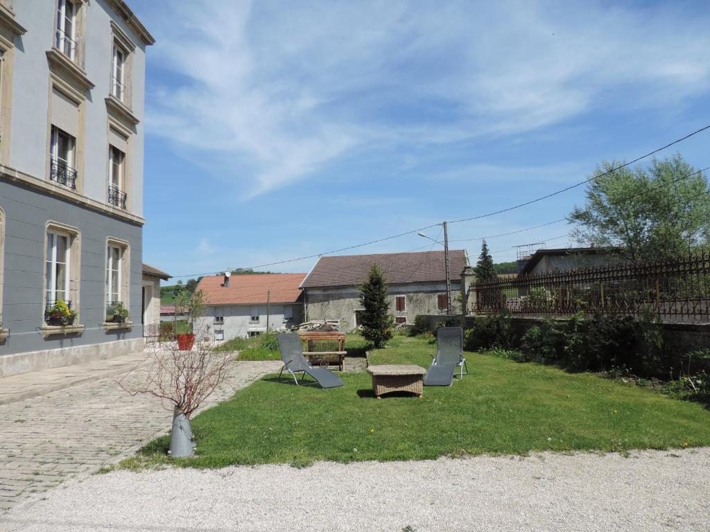 Le Jardin Des Lys Bed & Breakfast Gemmelaincourt Exterior photo